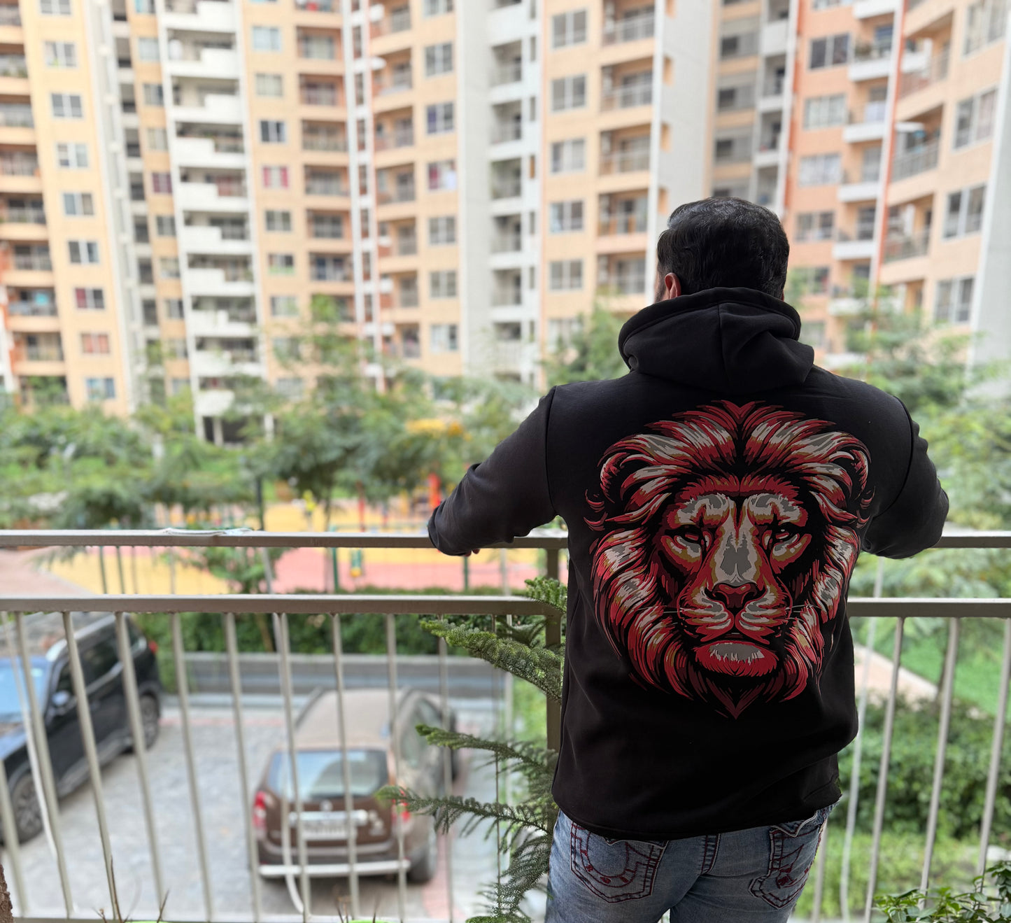 EGOISTIC “Lion Radiance” Glow Hoodie – Day & Night Edition